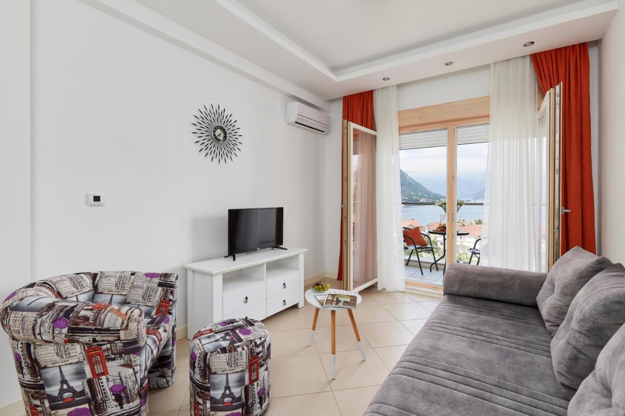 M&M&M Apartments Cattaro Esterno foto