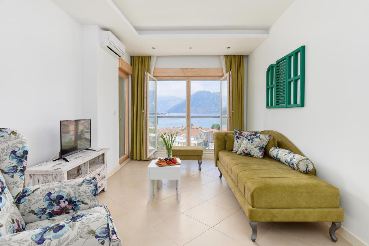 M&M&M Apartments Cattaro Esterno foto