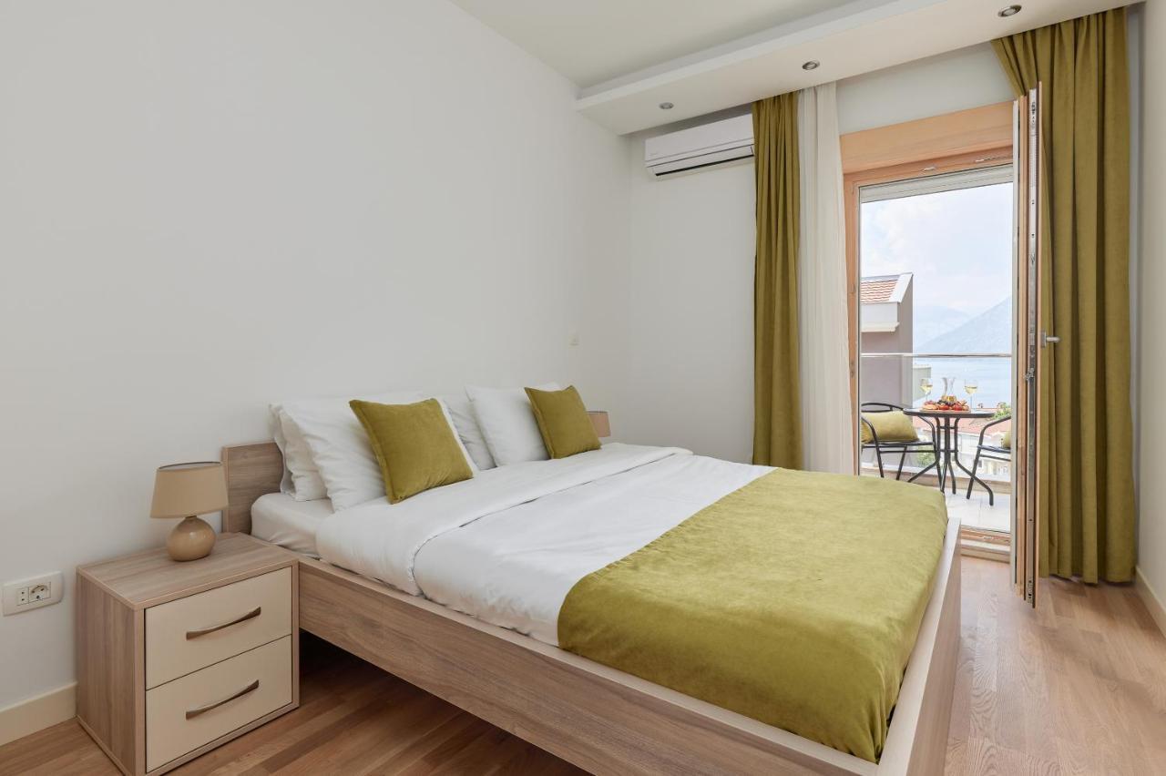 M&M&M Apartments Cattaro Esterno foto