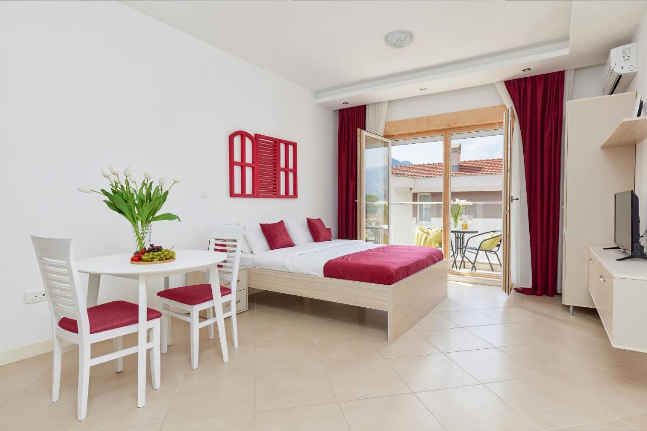 M&M&M Apartments Cattaro Esterno foto