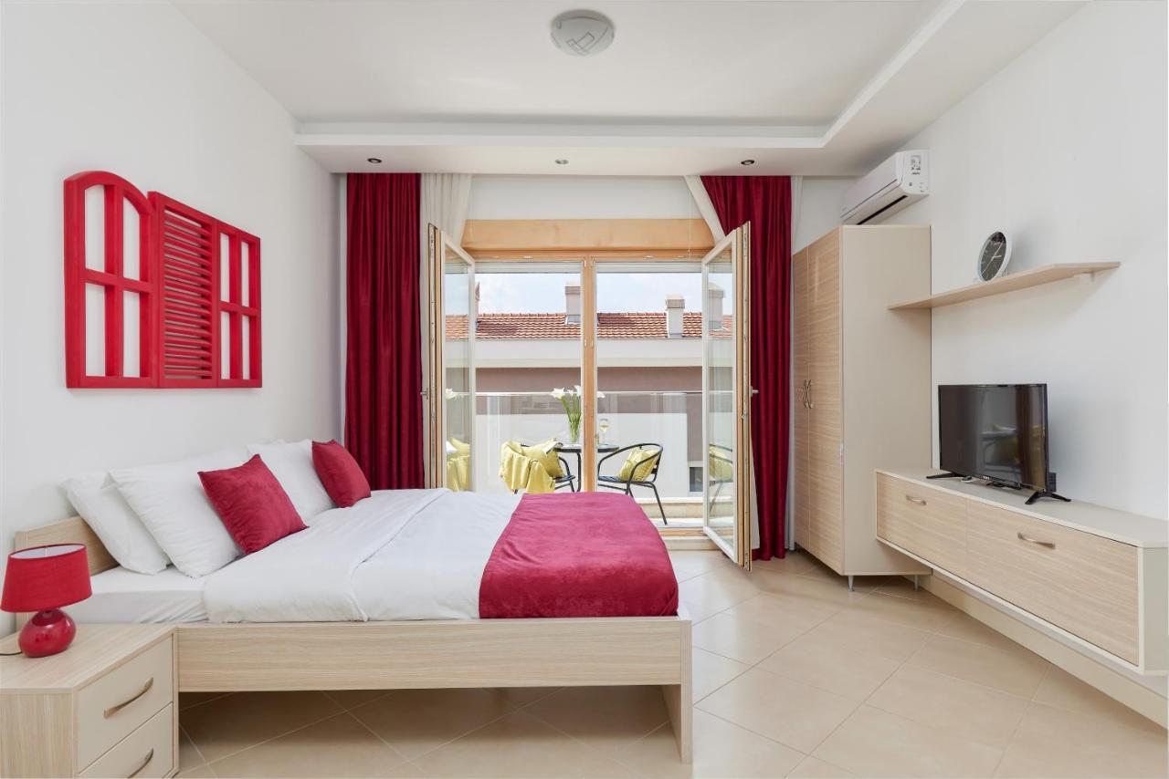 M&M&M Apartments Cattaro Esterno foto