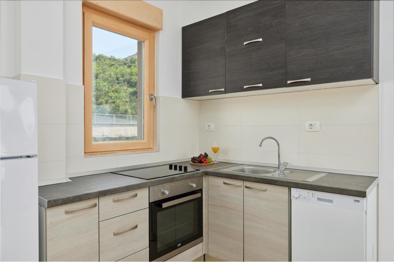 M&M&M Apartments Cattaro Esterno foto
